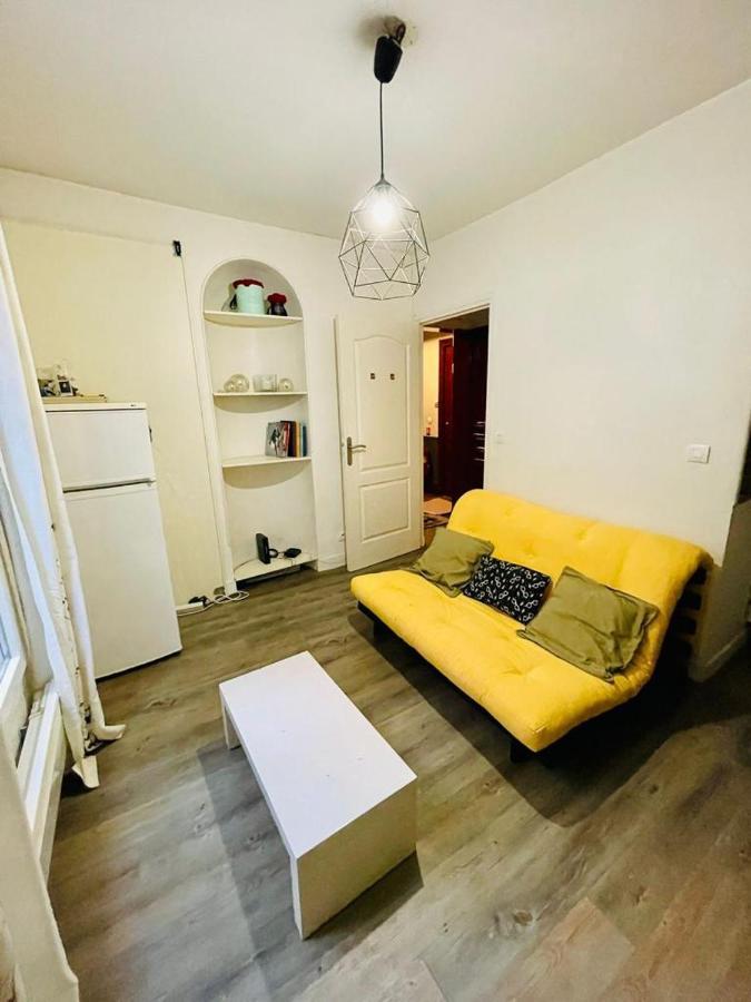 Appartement En Plein Coeur Du 10Eme Et Proche De Plusieurs Gares Paris Exterior photo