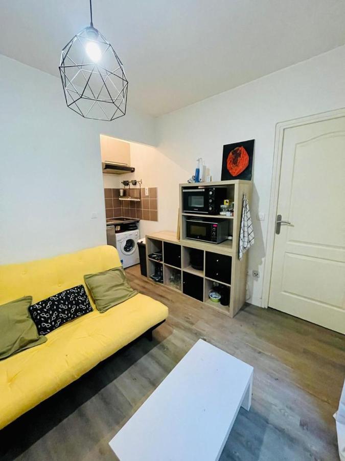 Appartement En Plein Coeur Du 10Eme Et Proche De Plusieurs Gares Paris Exterior photo
